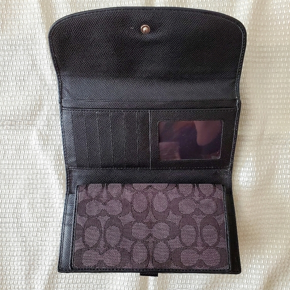 Authentic Coach Wallet - Picture 3 of 5